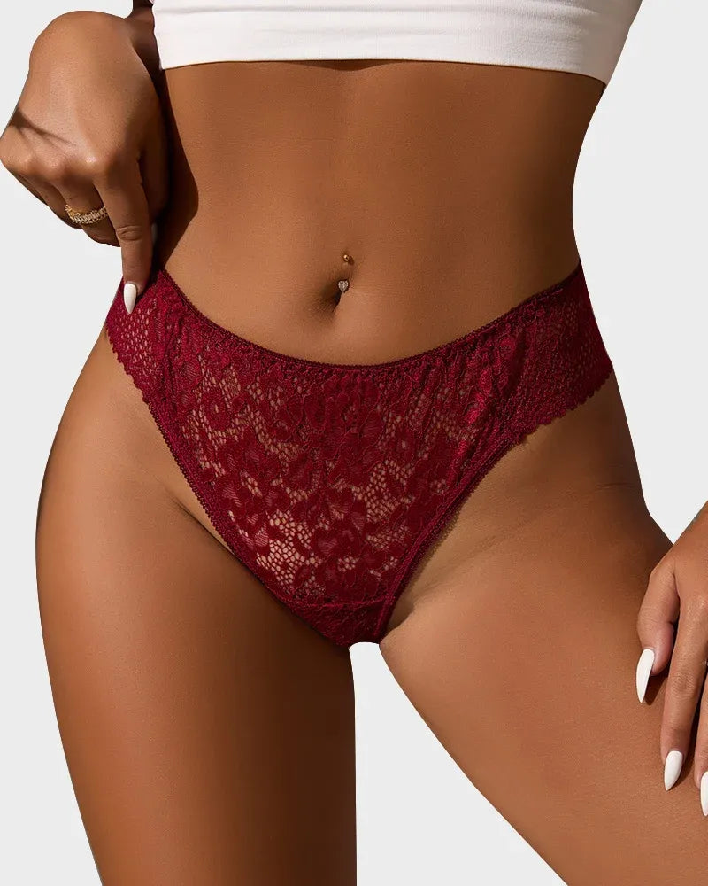 Panty tipo tanga de encaje floral con recortes sensuales